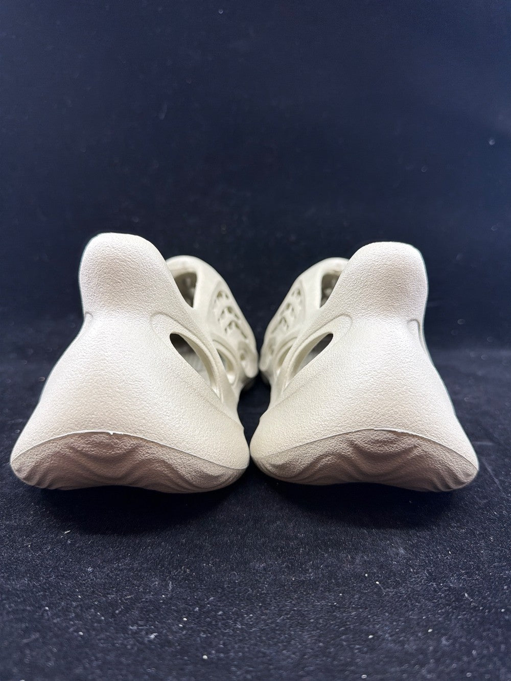 YEEZY FOAM RUNNER - STONE SALT|18858