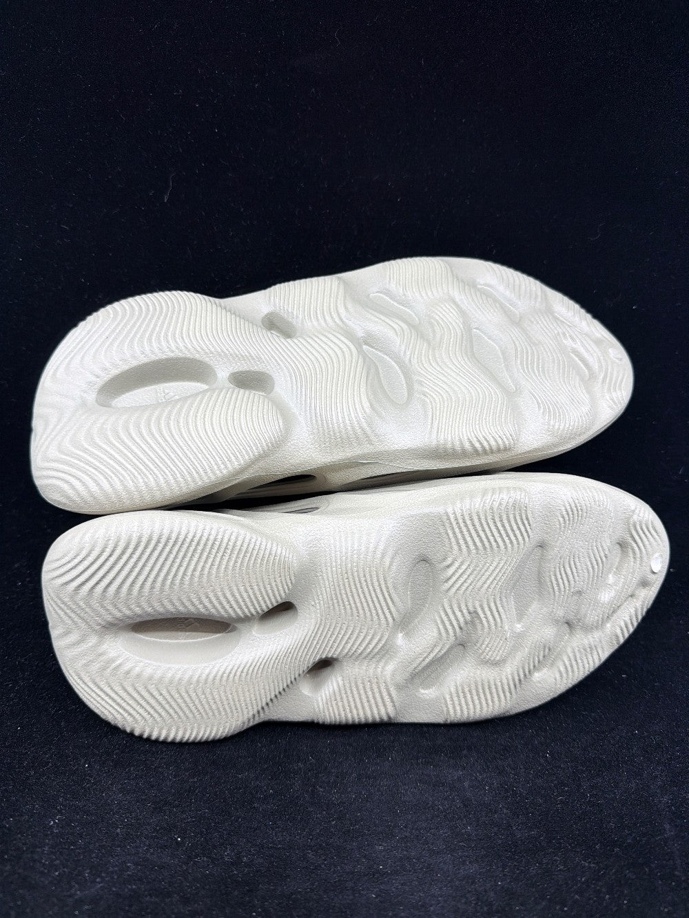 YEEZY FOAM RUNNER - STONE SALT|18861