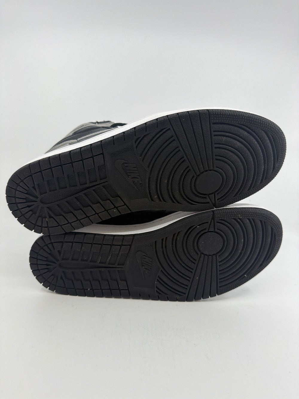 *USED* AJ 1 - SHADOW (2018)|26073