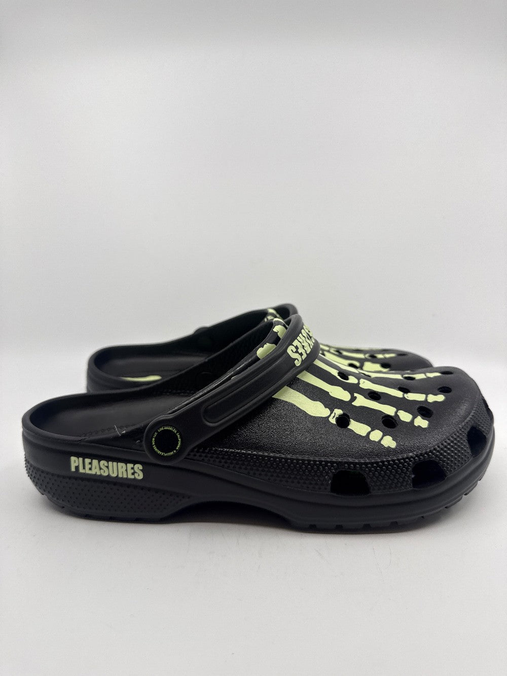 CROCS CLASSICS CLOG X PLEASURES SKELETON - BLACK GLOW|26125