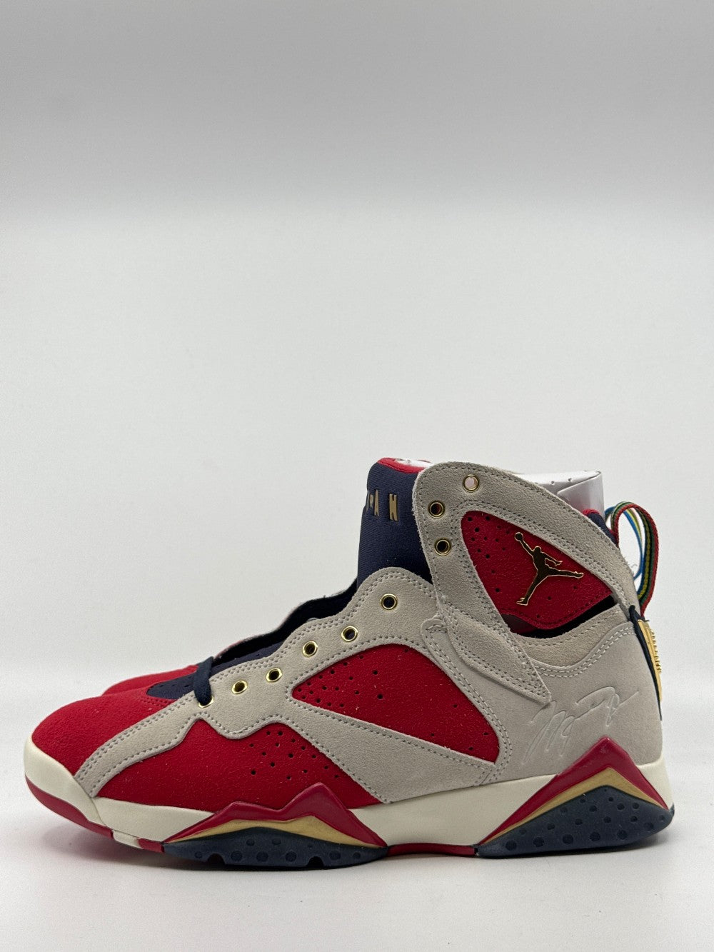 AJ 7 X TROPHY ROOM - NEW SHERIFF IN TOWN|30575