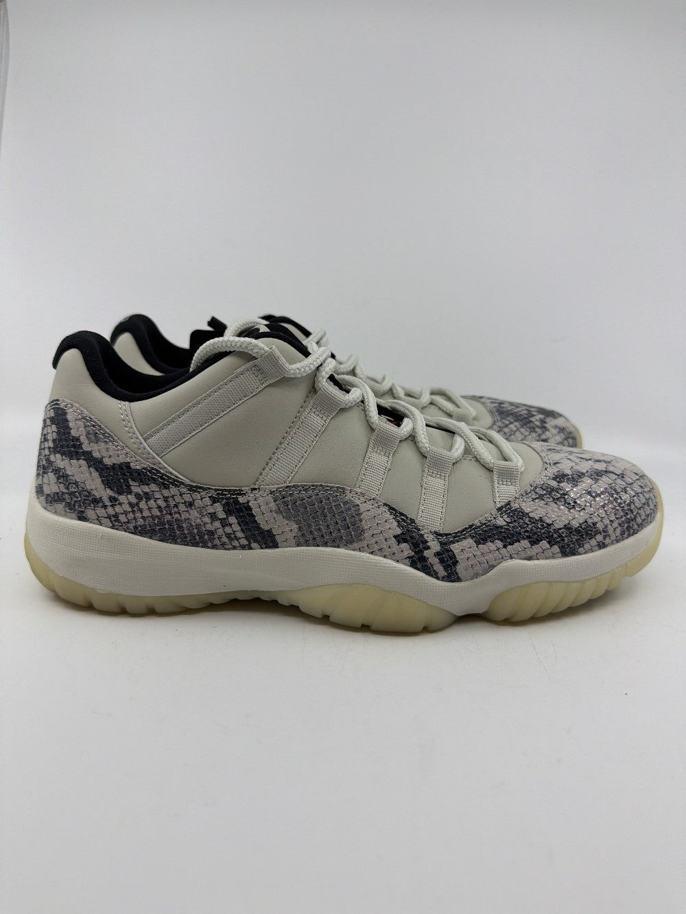 *USED* AJ 11 LOW - SNAKE LIGHT BONE|30816