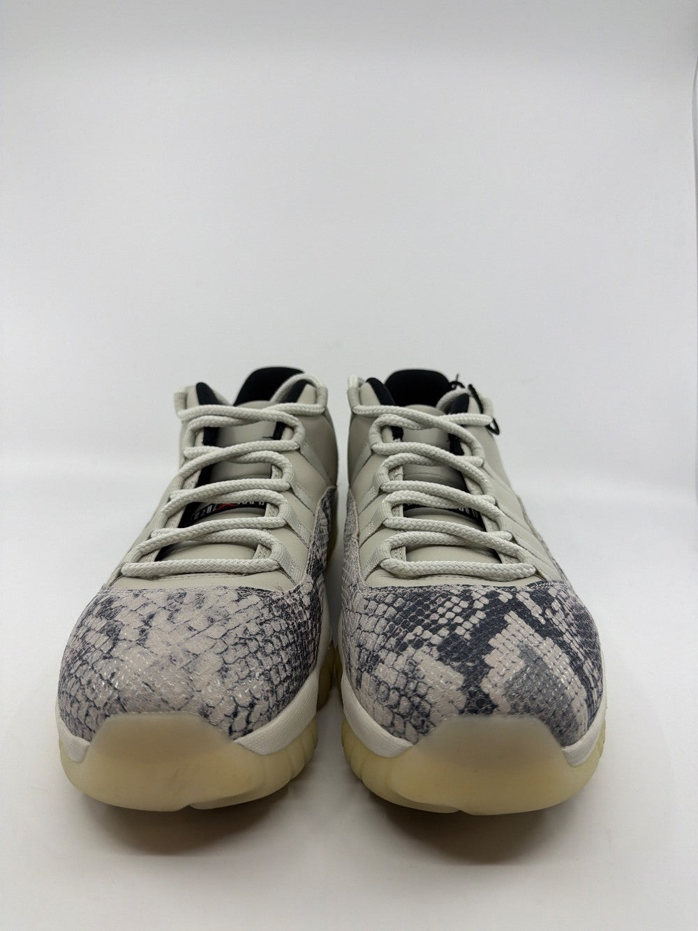 *USED* AJ 11 LOW - SNAKE LIGHT BONE|30817