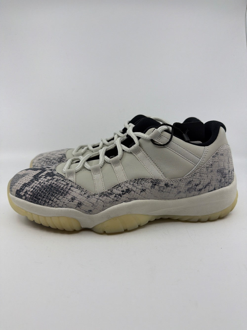 *USED* AJ 11 LOW - SNAKE LIGHT BONE|30818