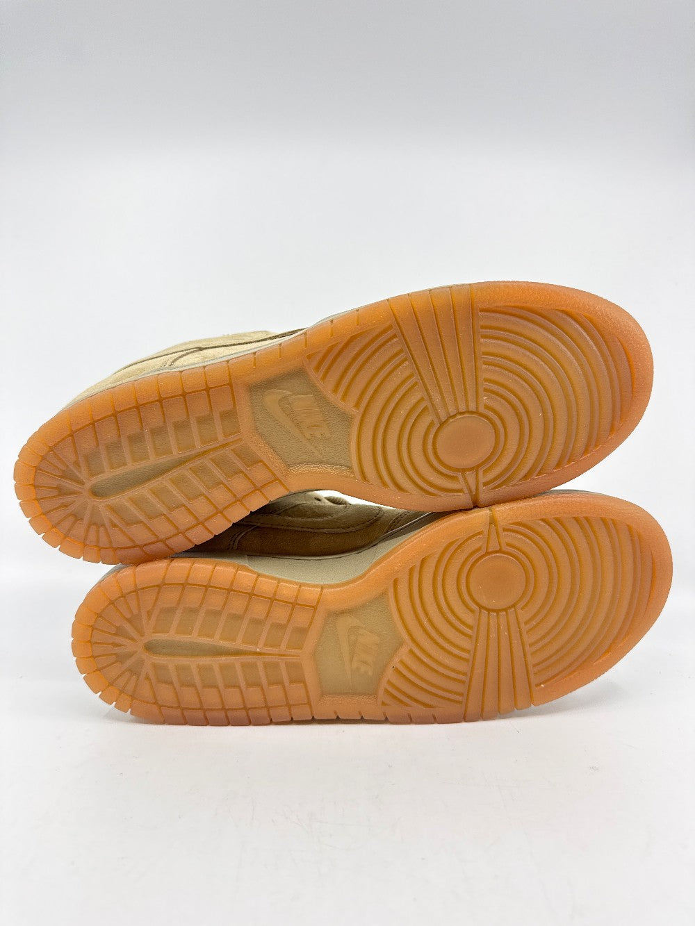 NIKE SB DUNK LOW - PARACHUTE BEIGE|31299
