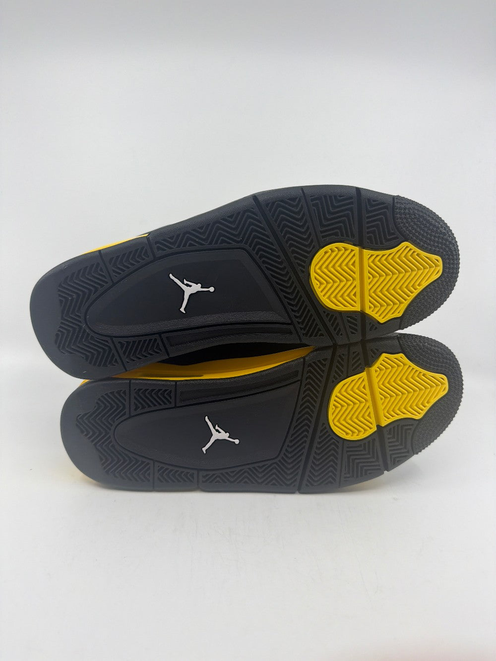 AJ 4 - THUNDER (2023)|31498