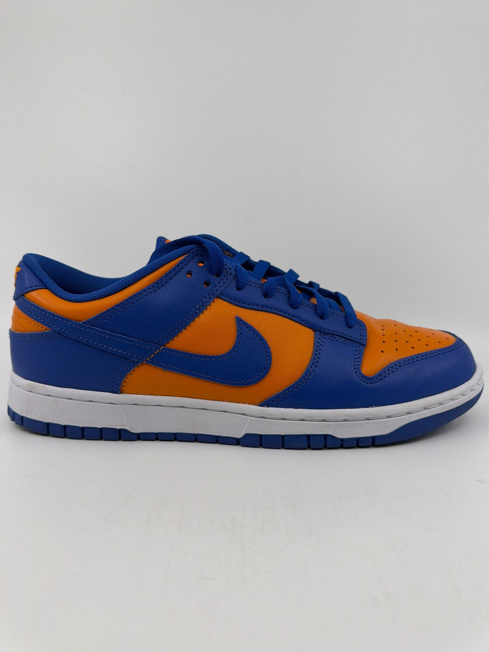 *USED* NIKE DUNK LOW - KNICKS|31717