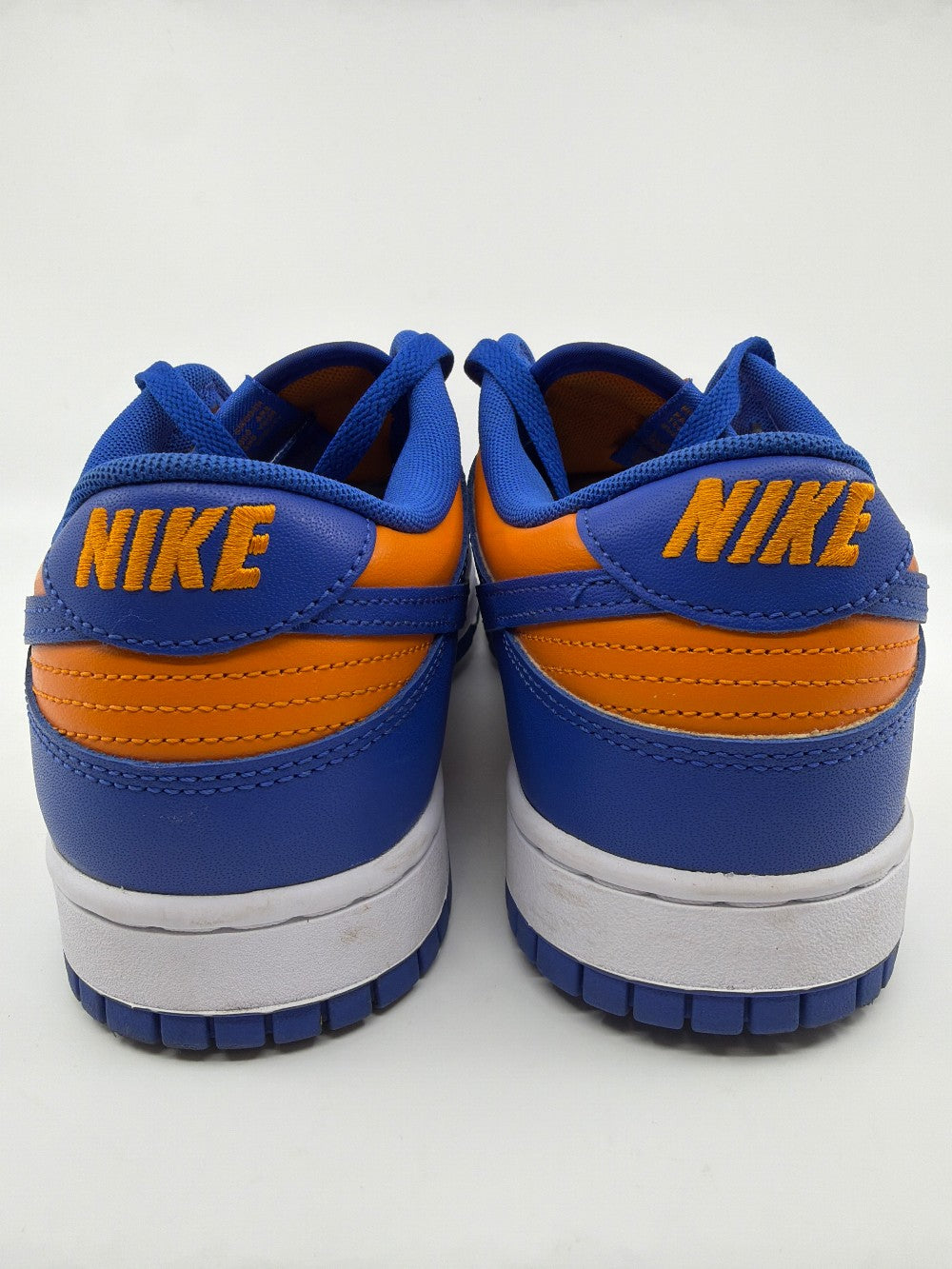 *USED* NIKE DUNK LOW - KNICKS|31719