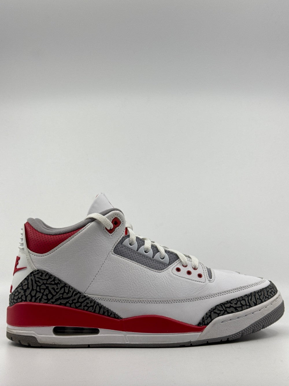 *USED* AJ 3 - FIRE RED (2022)|32490