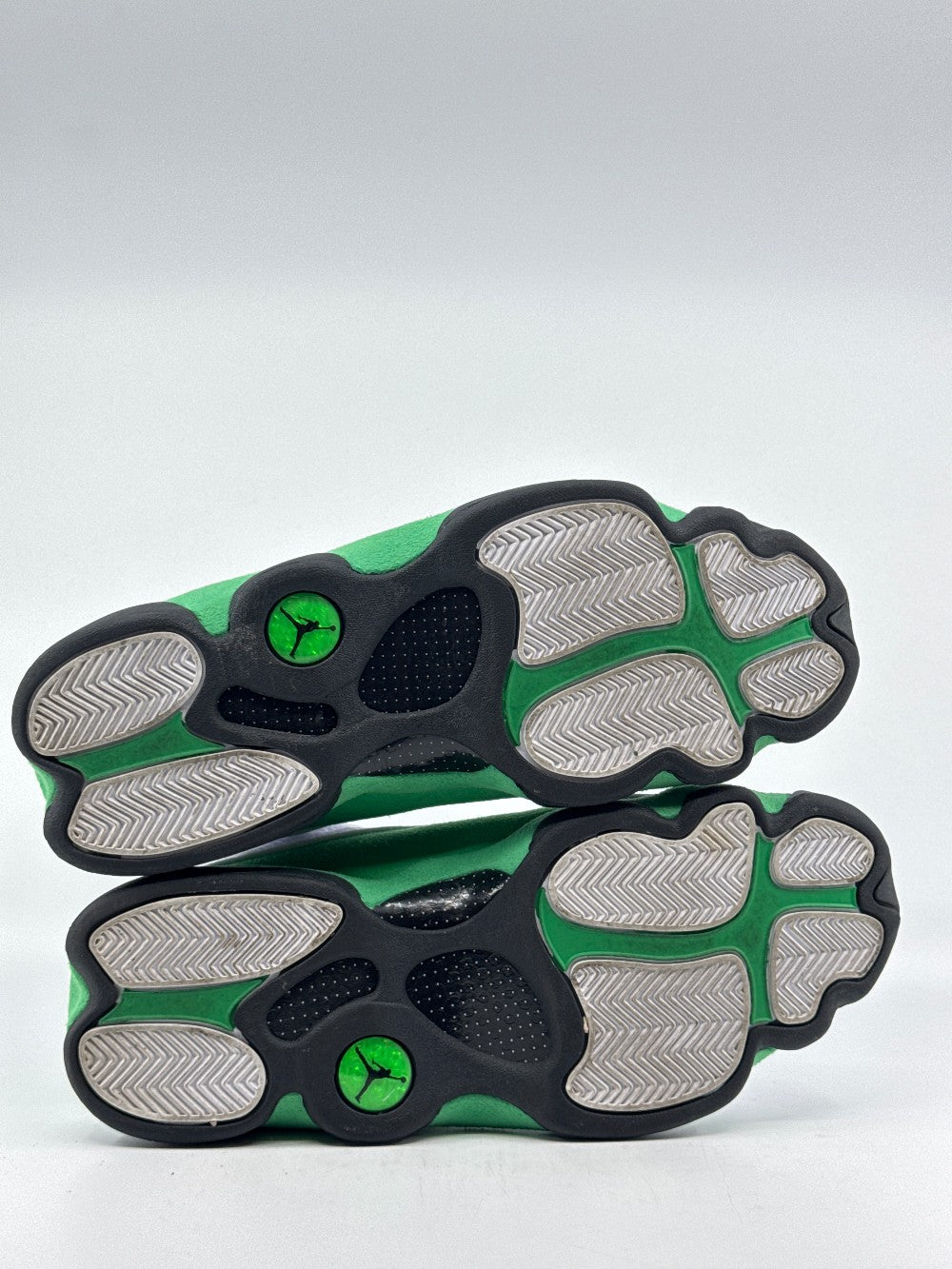 *USED* AJ 13 - WHITE LUCKY GREEN|32523