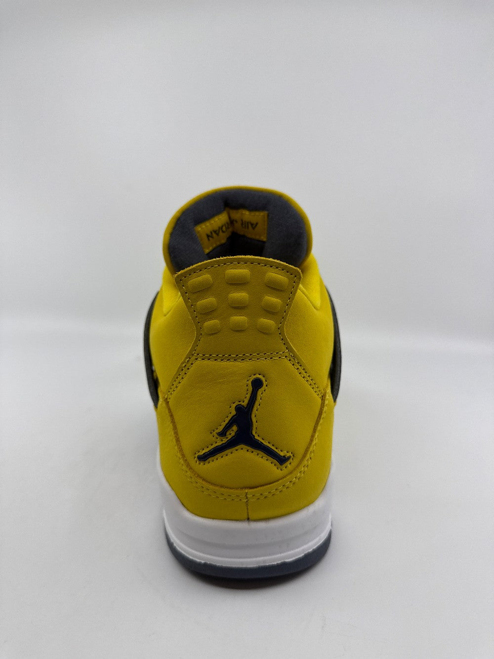 *VNDS* AJ 4 - LIGHTNING (2021)|33330