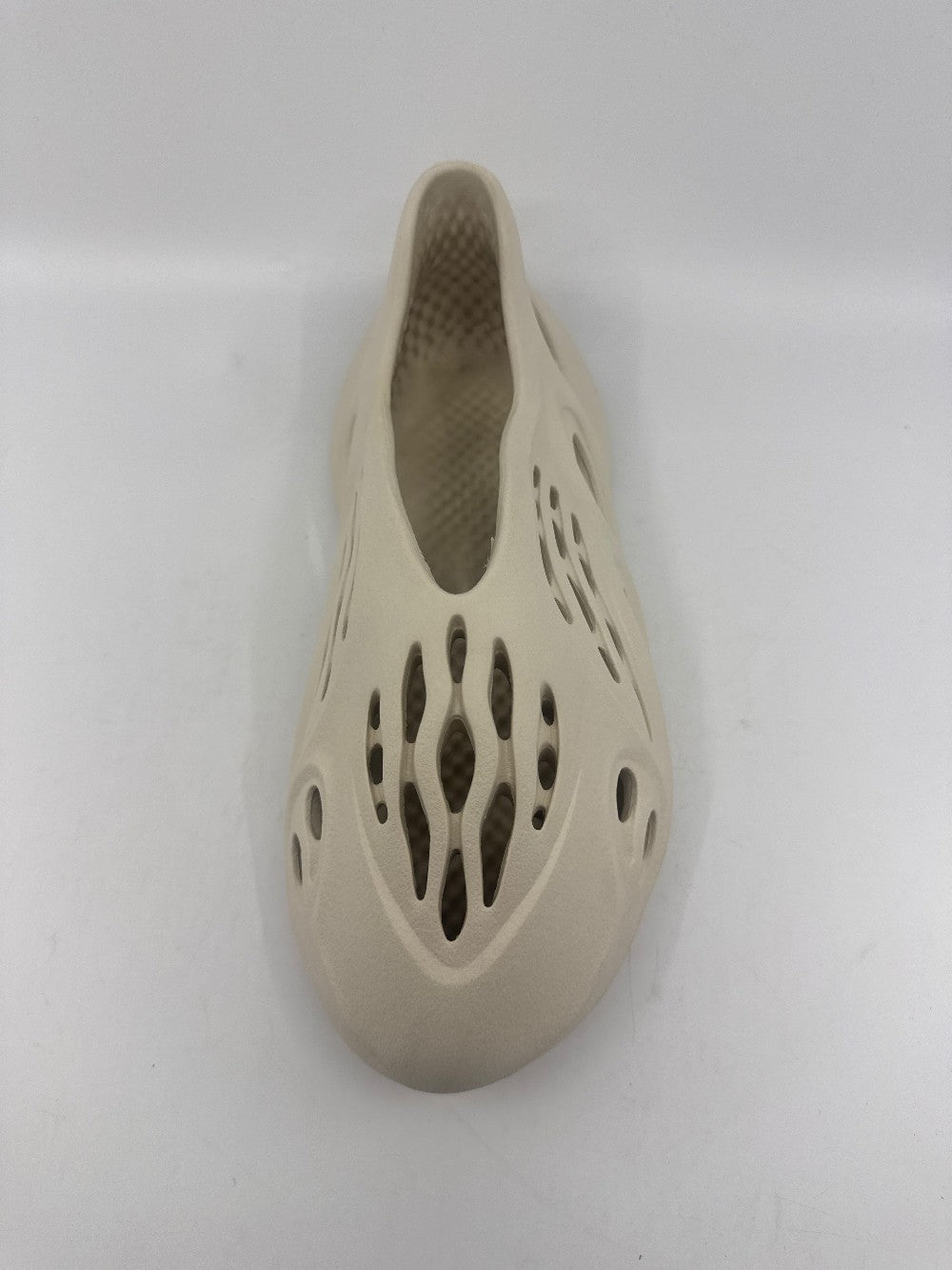*USED* YEEZY FOAM RUNNER - SAND|35032