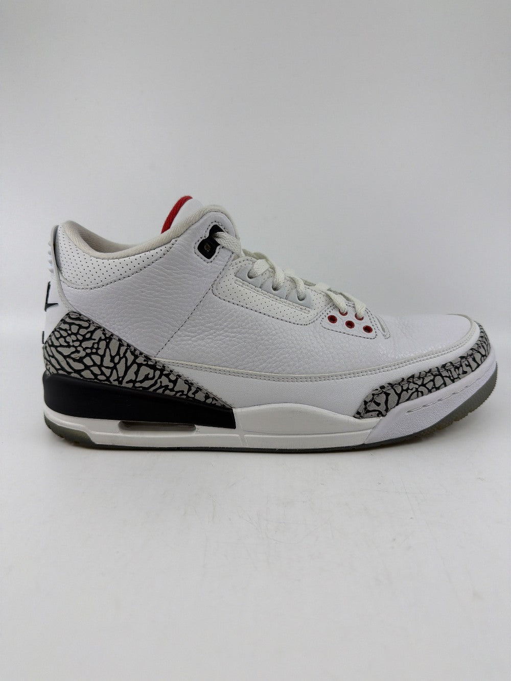 *USED* AJ 3 - FREE THROW LINE WHITE CEMENT|36086