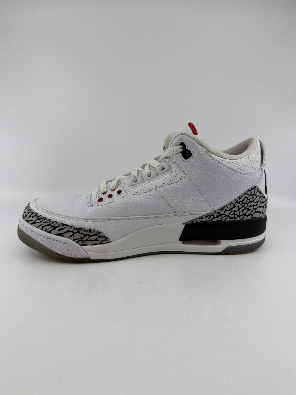 *USED* AJ 3 - FREE THROW LINE WHITE CEMENT|36089