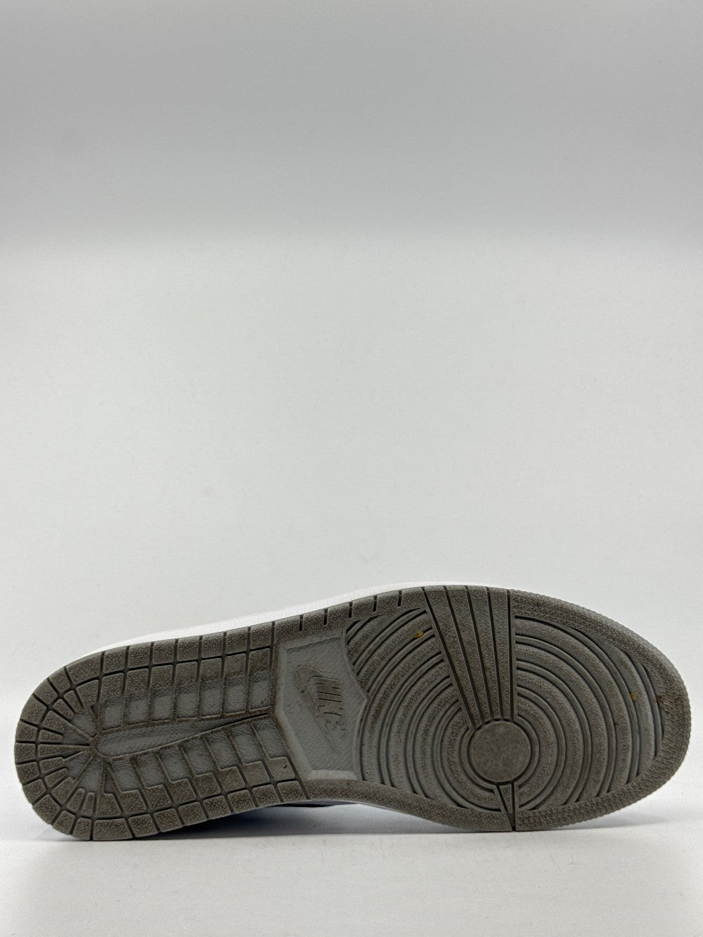 *USED* AJ 1 - HYPER ROYAL SMOKE GREY|36407