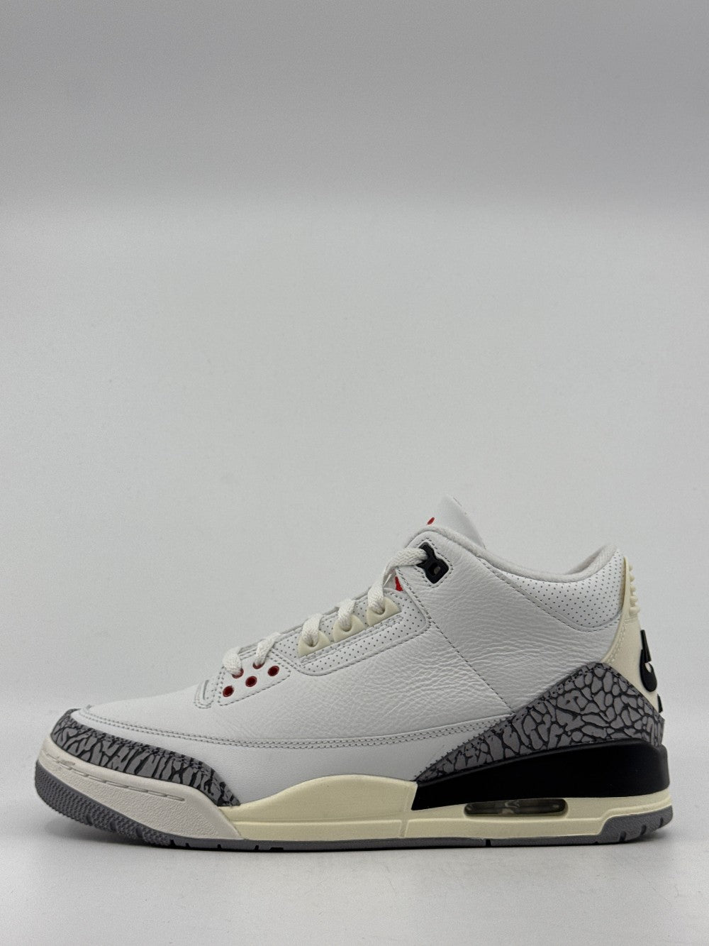 *USED AJ 3 - WHITE CEMENT REIMAGINED|36444