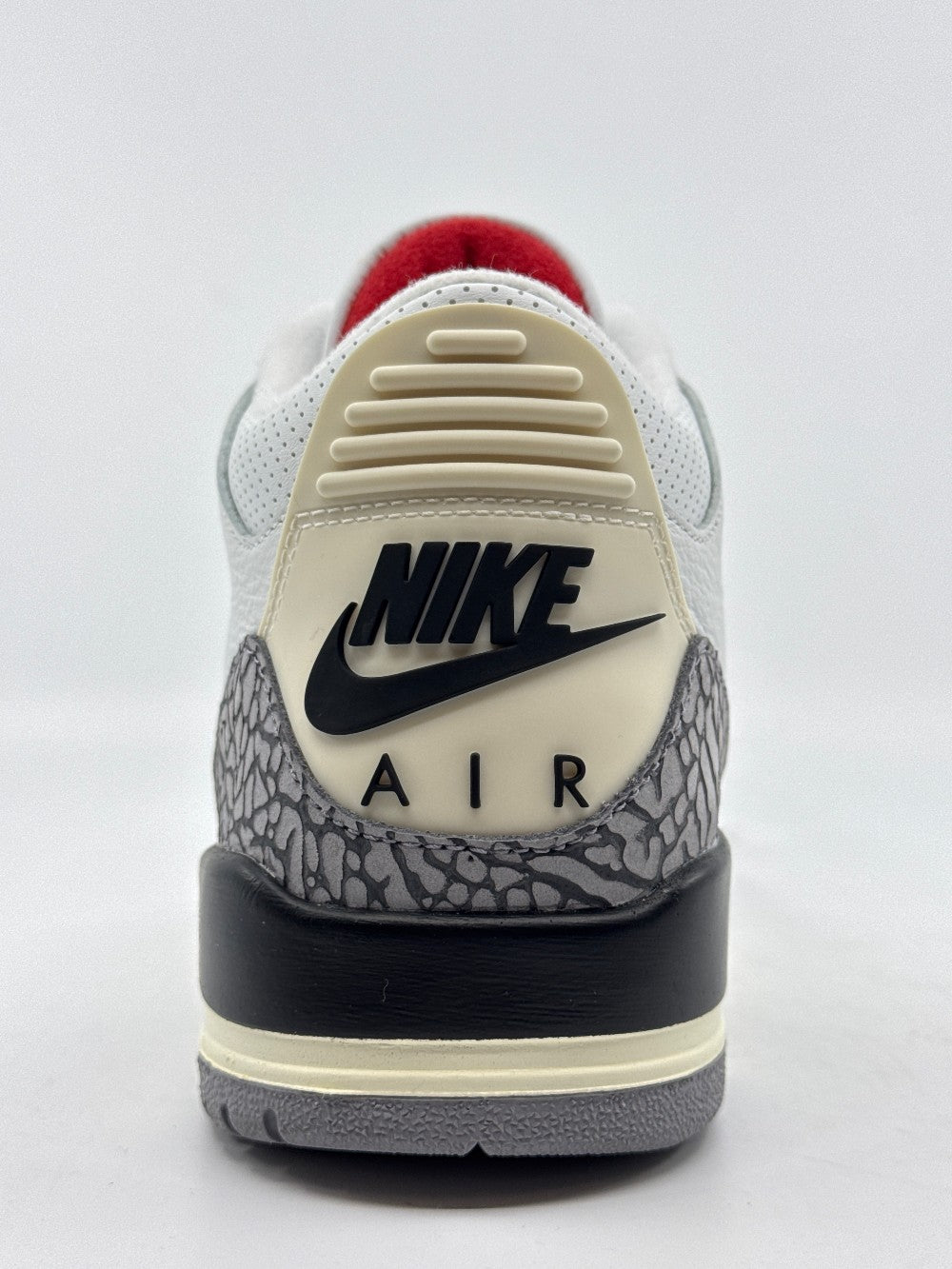 *USED AJ 3 - WHITE CEMENT REIMAGINED|36445