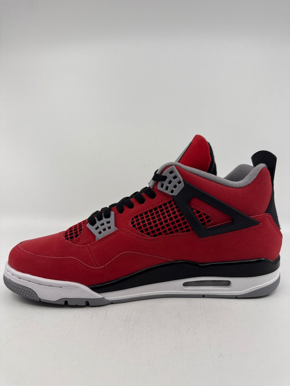 AJ 4 - TORO BRAVO (2026)|36510