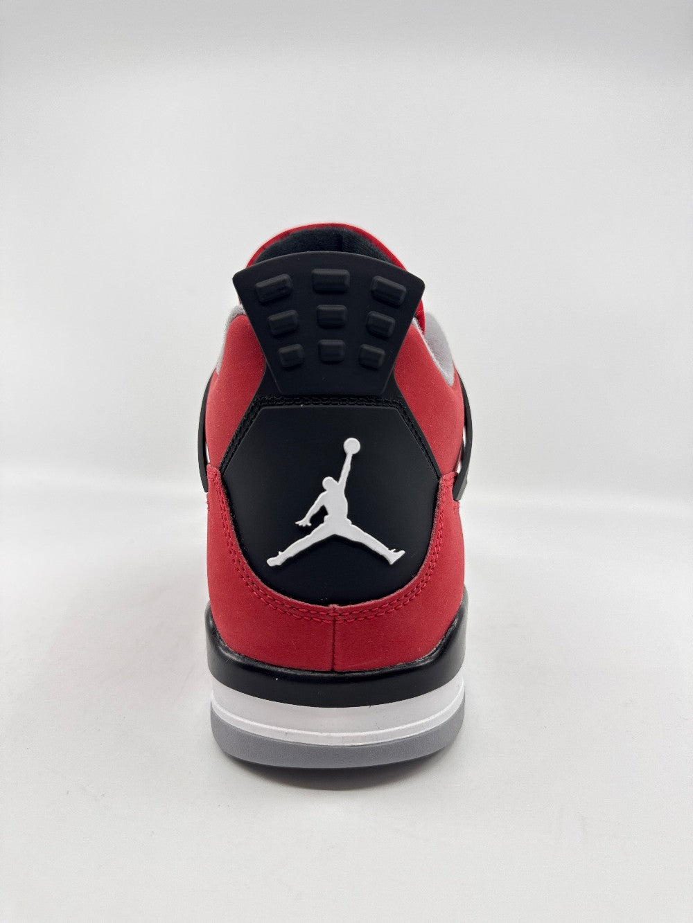 AJ 4 - TORO BRAVO (2026)|36511
