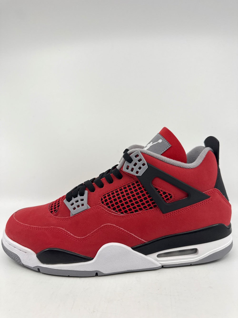 AJ 4 - TORO BRAVO (2026)|36513