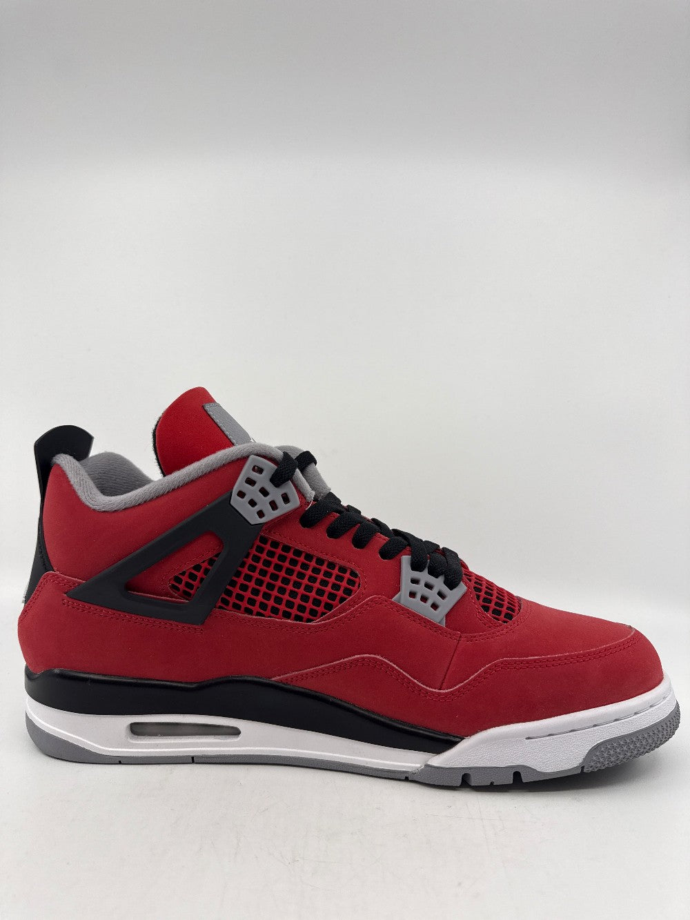 AJ 4 - TORO BRAVO (2026)|36515