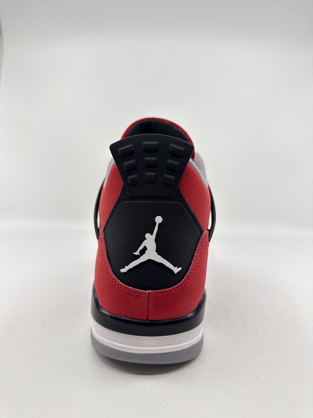 AJ 4 - TORO BRAVO (2026)|36516