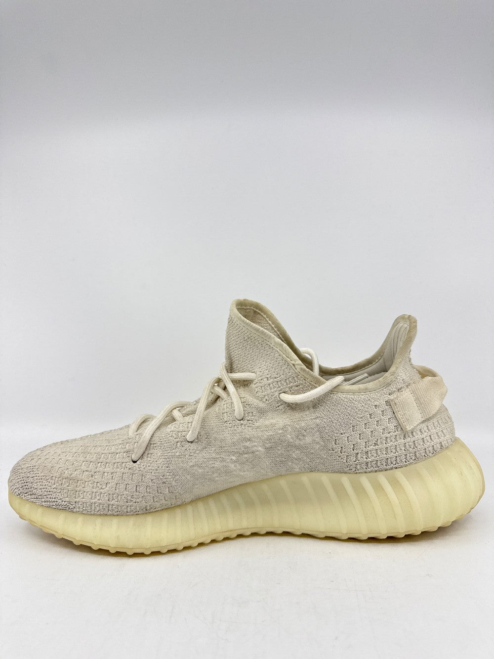 *USED/NO BOX* YEEZY 350 V2 - BONE|36531