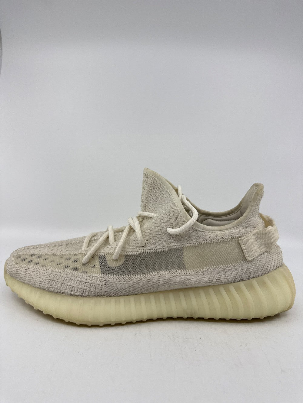 *USED/NO BOX* YEEZY 350 V2 - BONE|36534
