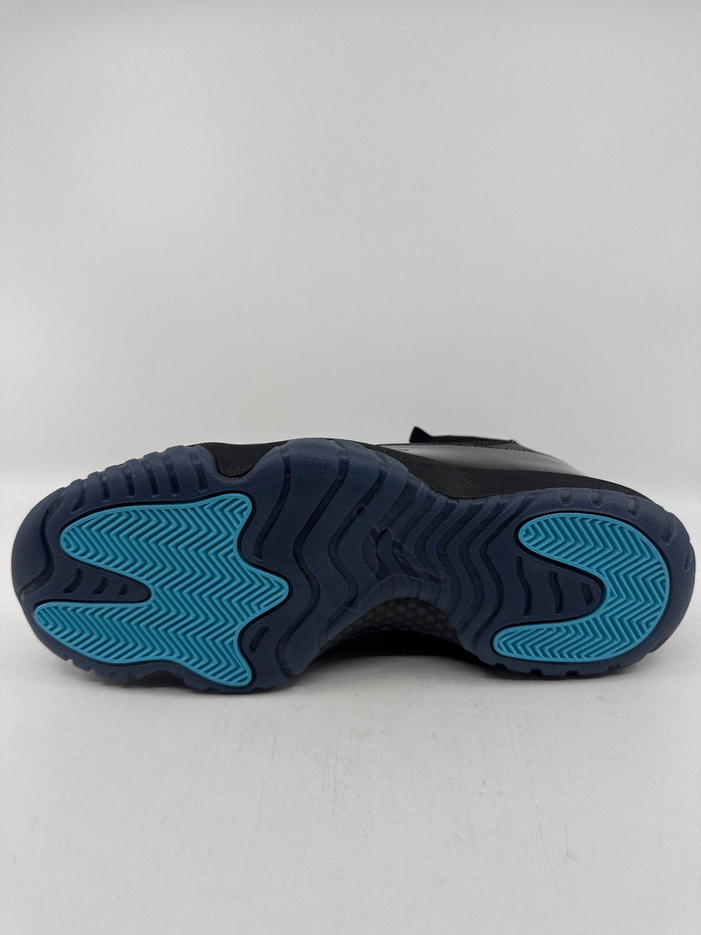 AJ 11 - GAMMA BLUE (2025)|36874