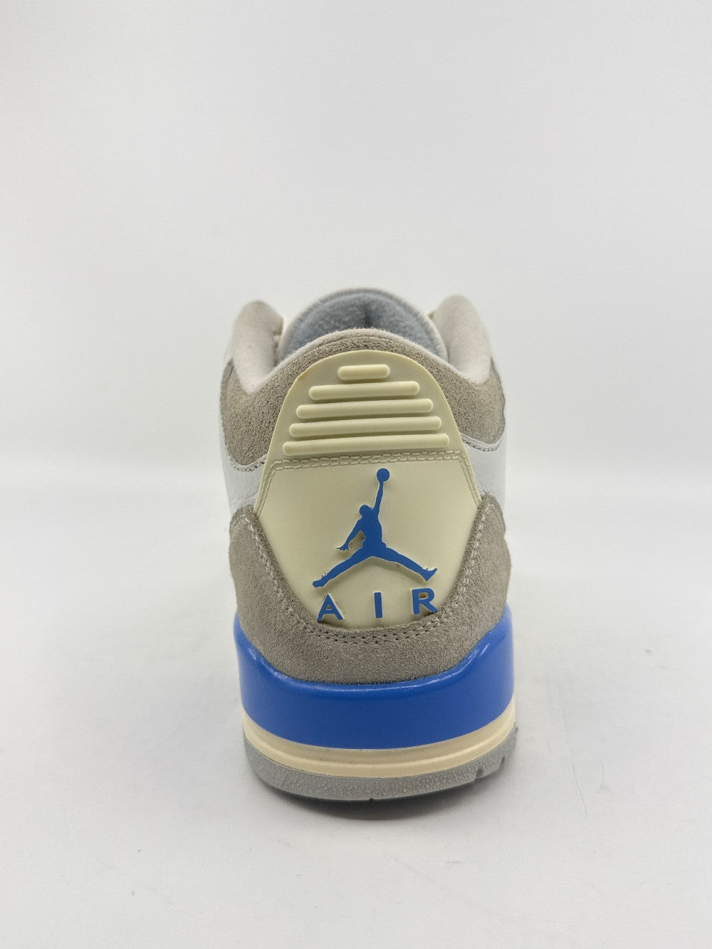 *USED* AJ 3 - LUCKY SHORTS|37097