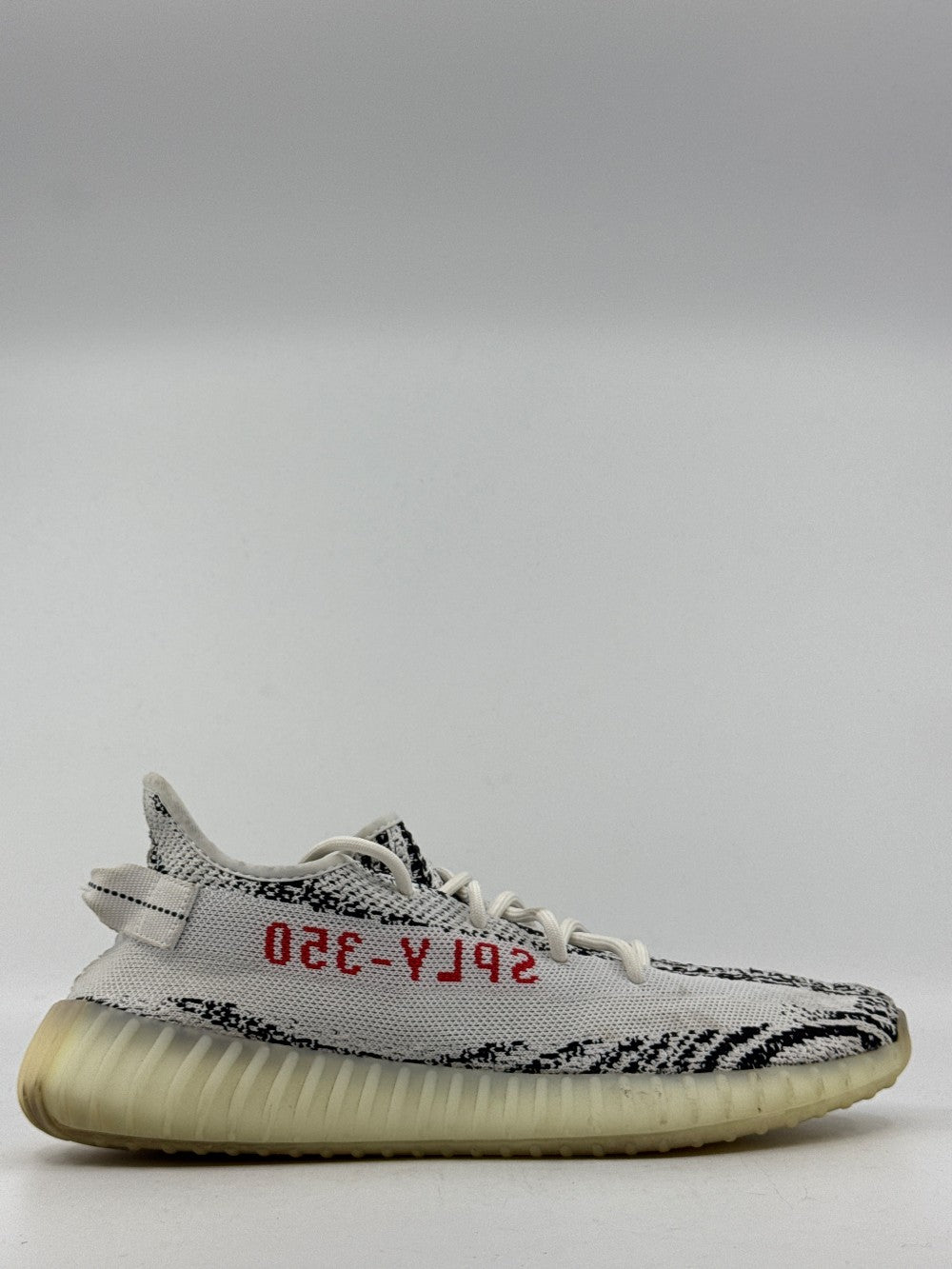 *USED/NO BOX* YEEZY 350 BOOST V2 - ZEBRA|37433