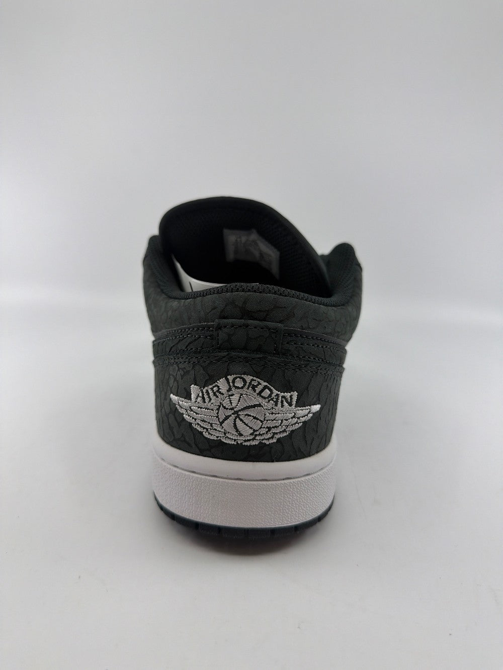 AJ 1 LOW - BLACK ELEPHANT|38051