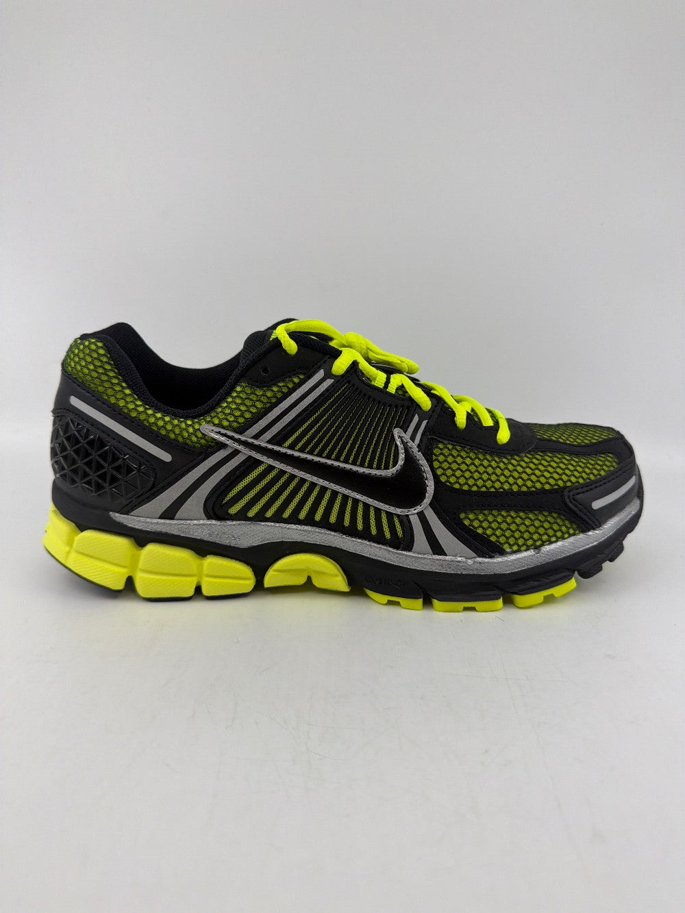 NIKE ZOOM VOMERO 5 - LEMON VENOM|38073