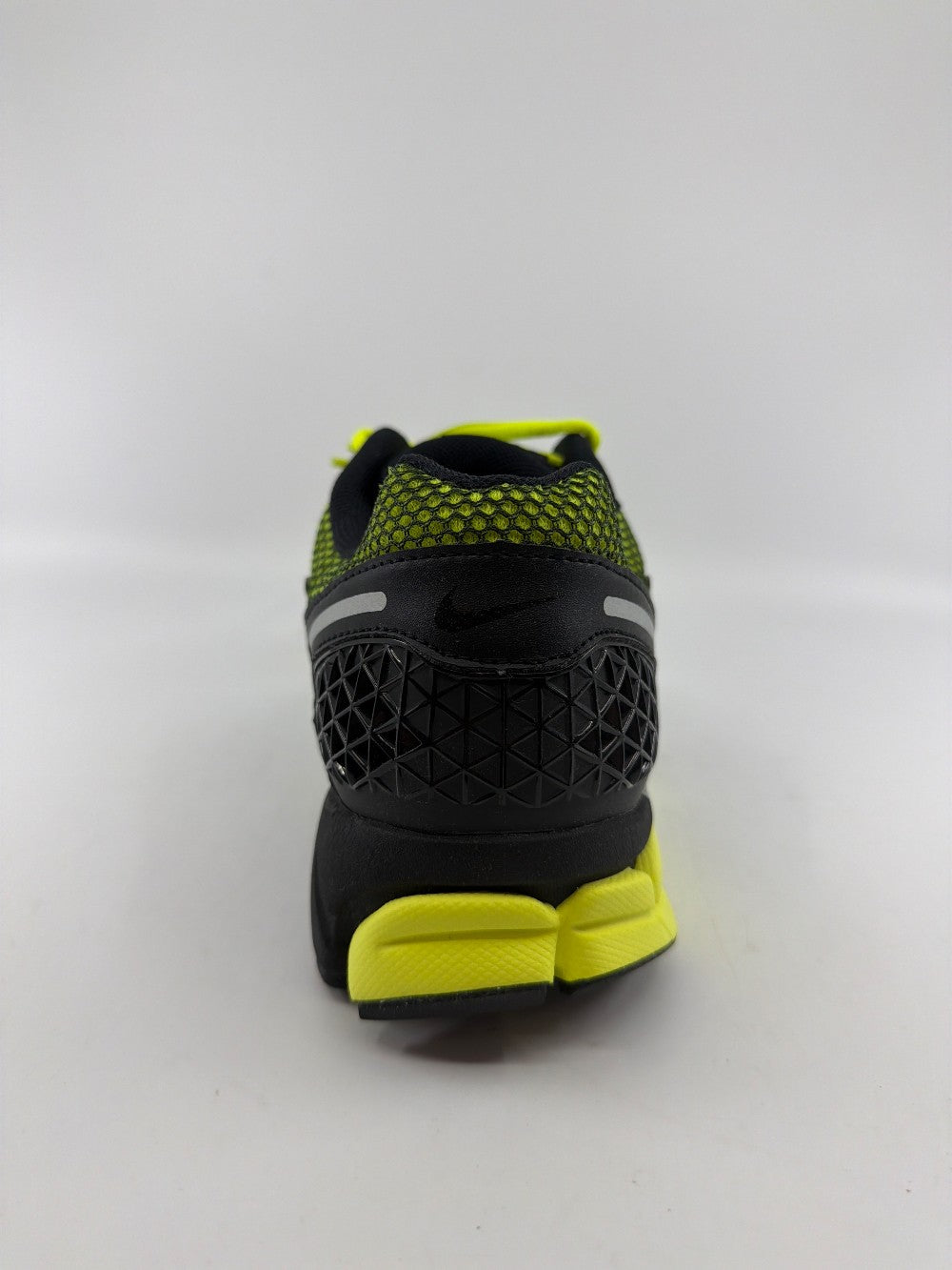 NIKE ZOOM VOMERO 5 - LEMON VENOM|38076