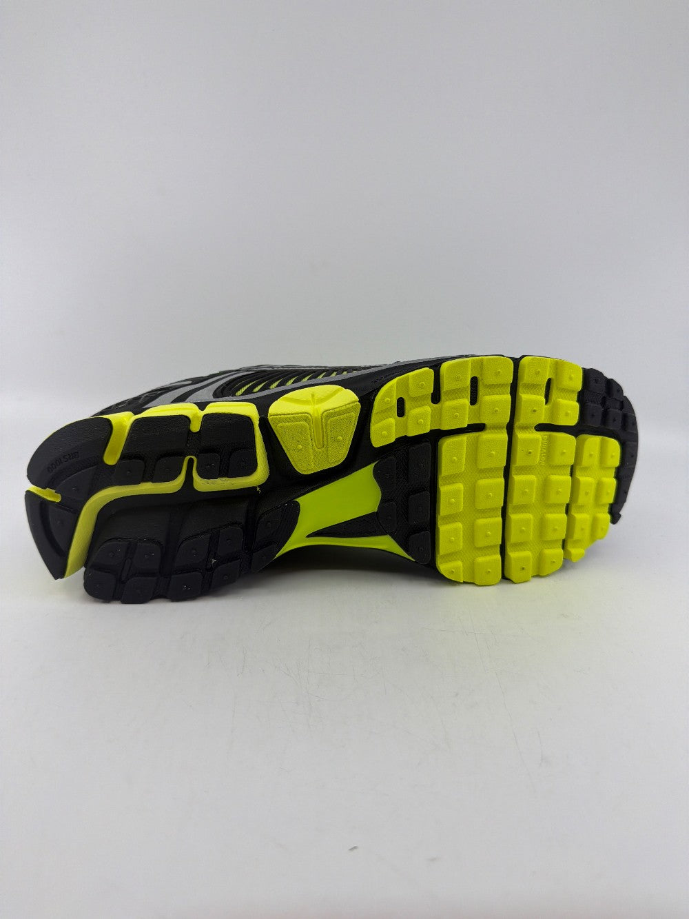 NIKE ZOOM VOMERO 5 - LEMON VENOM|38077