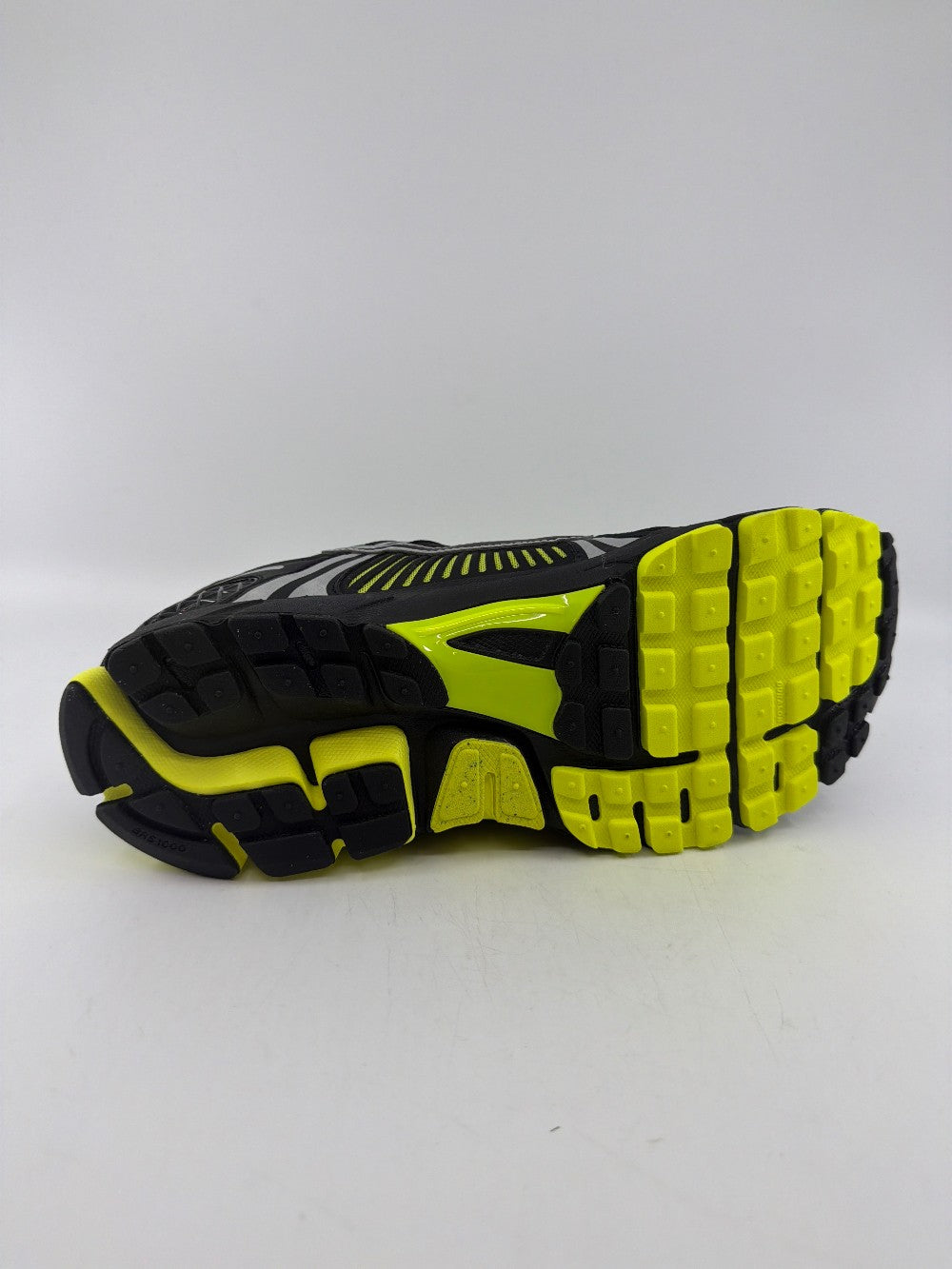 NIKE ZOOM VOMERO 5 - LEMON VENOM|38082