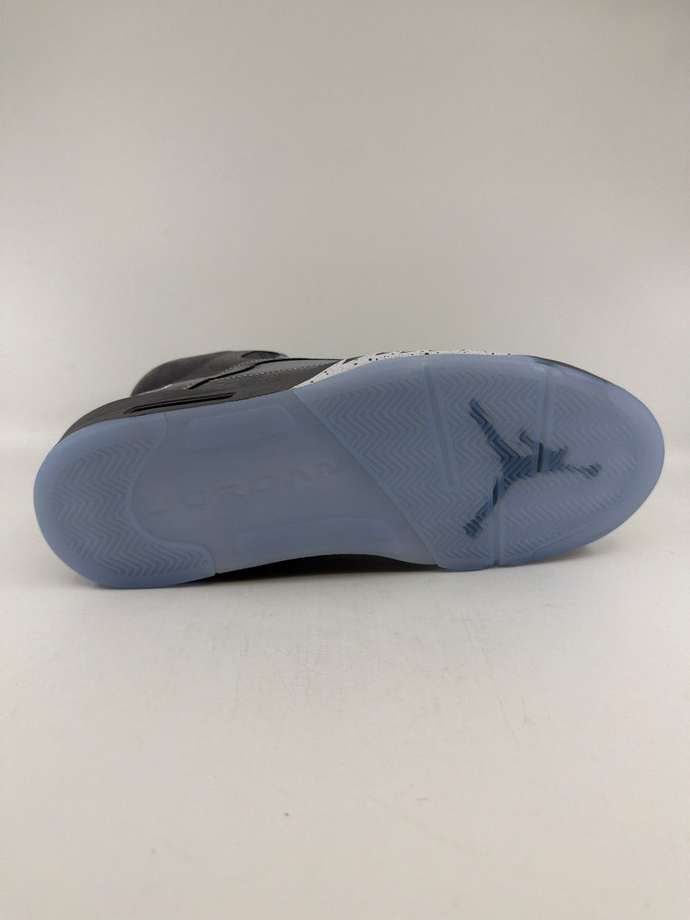 AJ 5 - WOLF GREY (2026)|38357