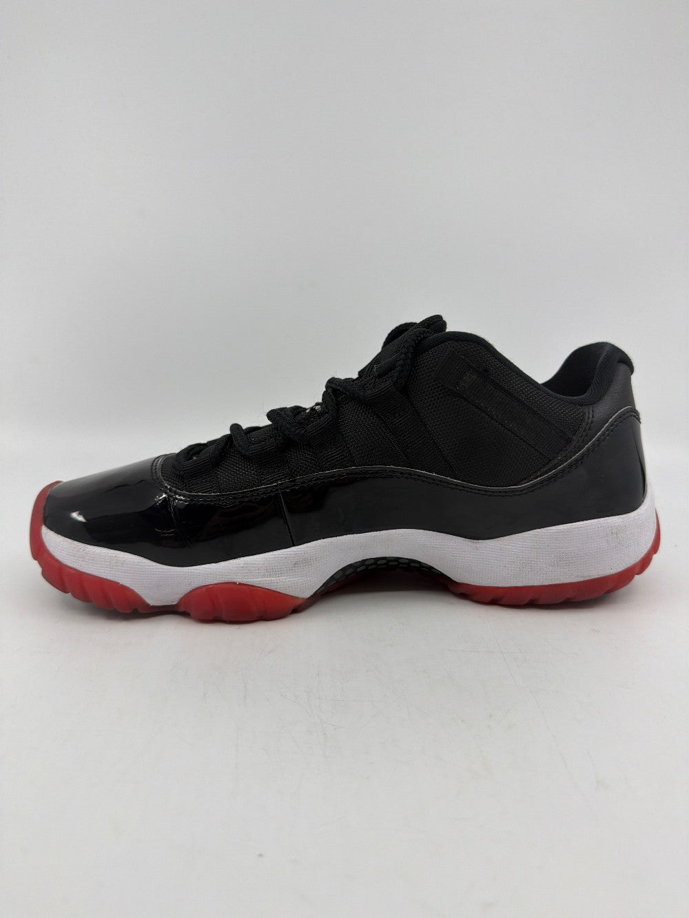 *USED* AJ 11 LOW - BRED (2025)|38584
