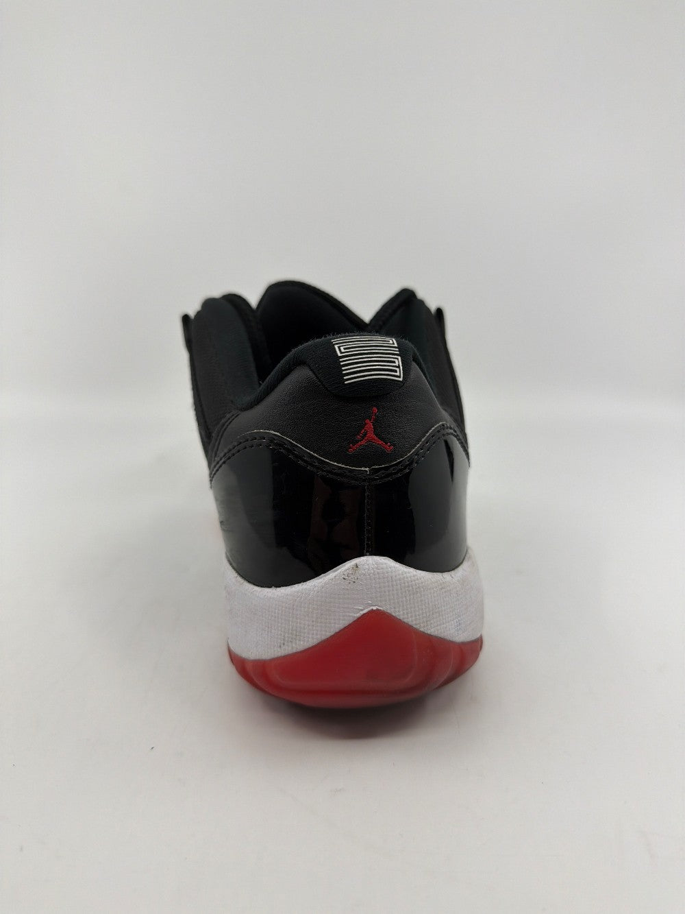 *USED* AJ 11 LOW - BRED (2025)|38585