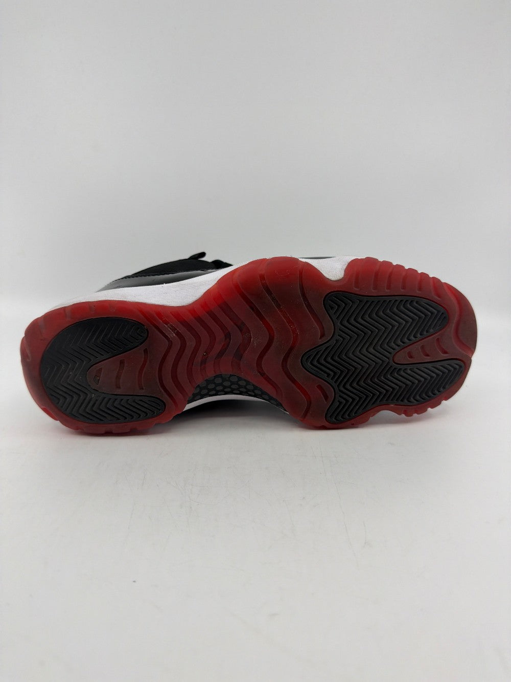*USED* AJ 11 LOW - BRED (2025)|38586