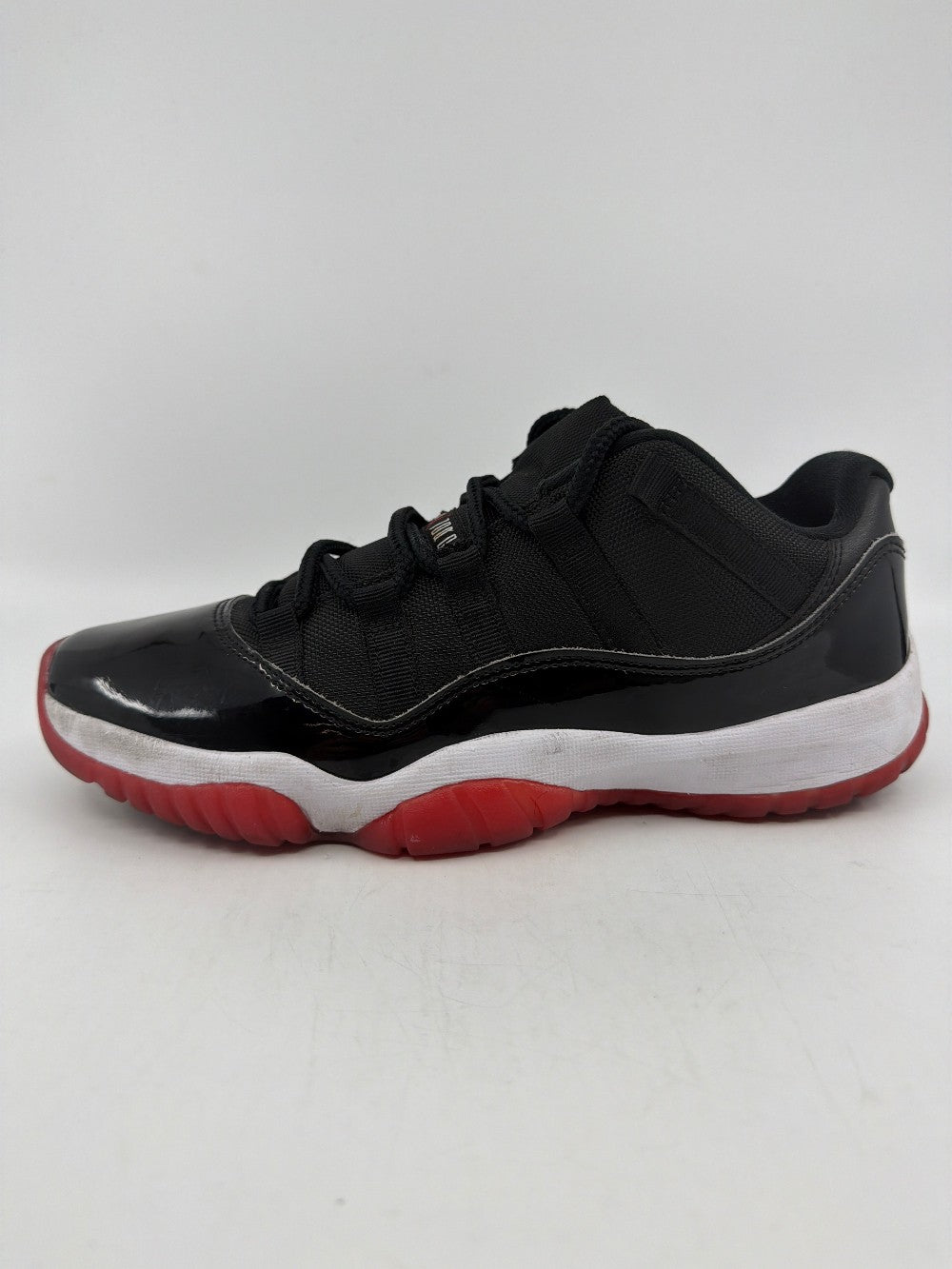 *USED* AJ 11 LOW - BRED (2025)|38587