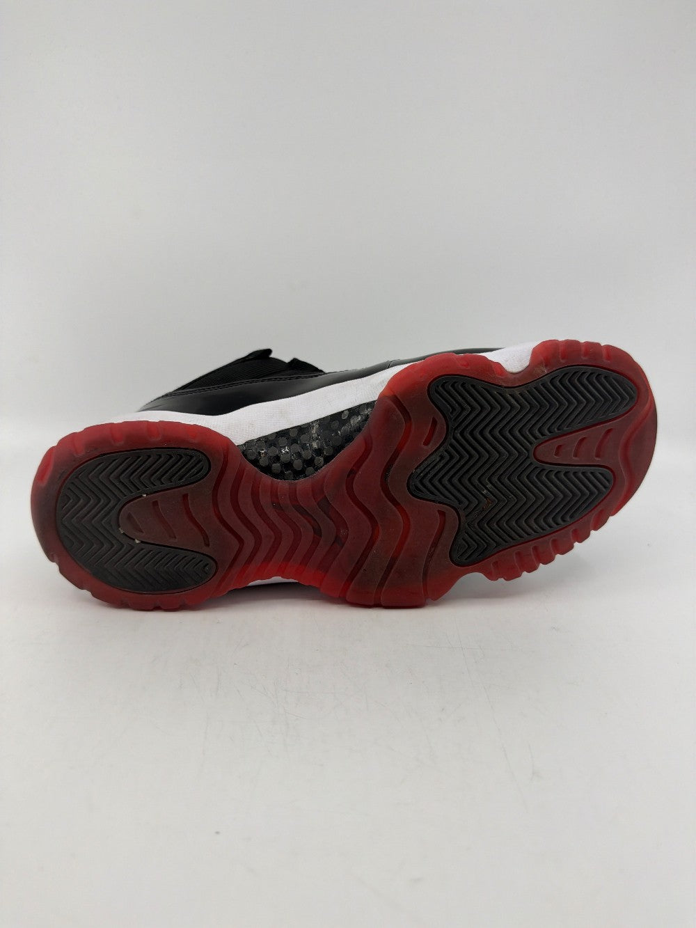 *USED* AJ 11 LOW - BRED (2025)|38591