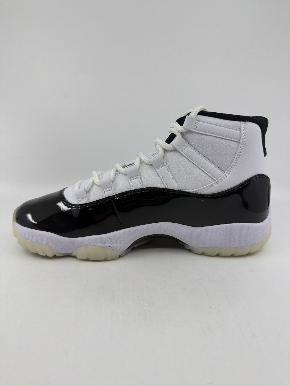 *USED/REP BOX* AJ 11 - DMP GRATITUDE (2023)|38734