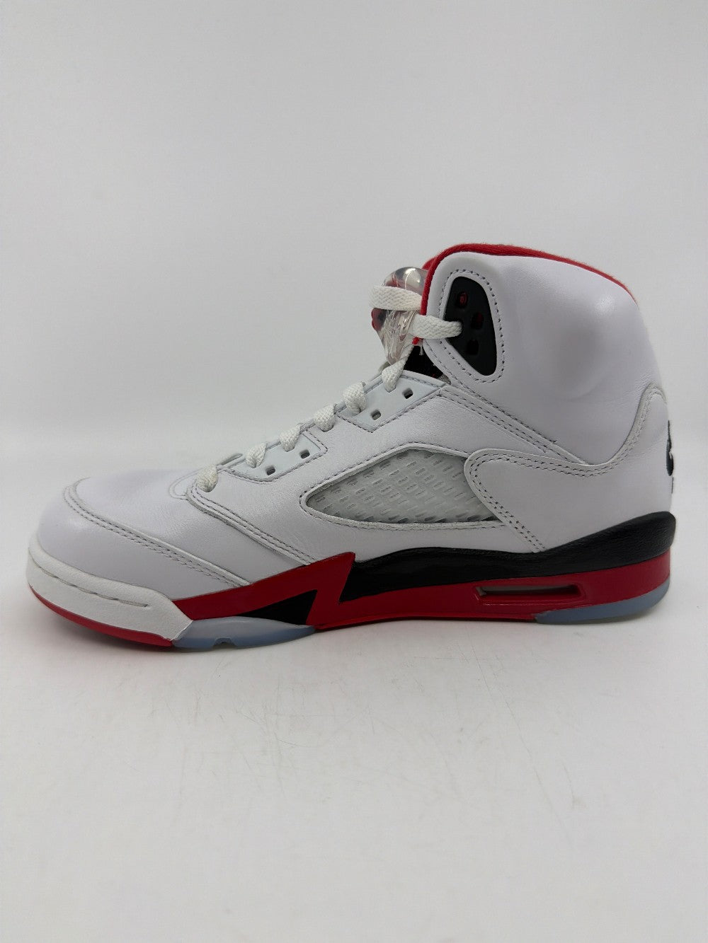 *USED* AJ 5 (GS) - FIRE RED BLACK TONGUE|38776