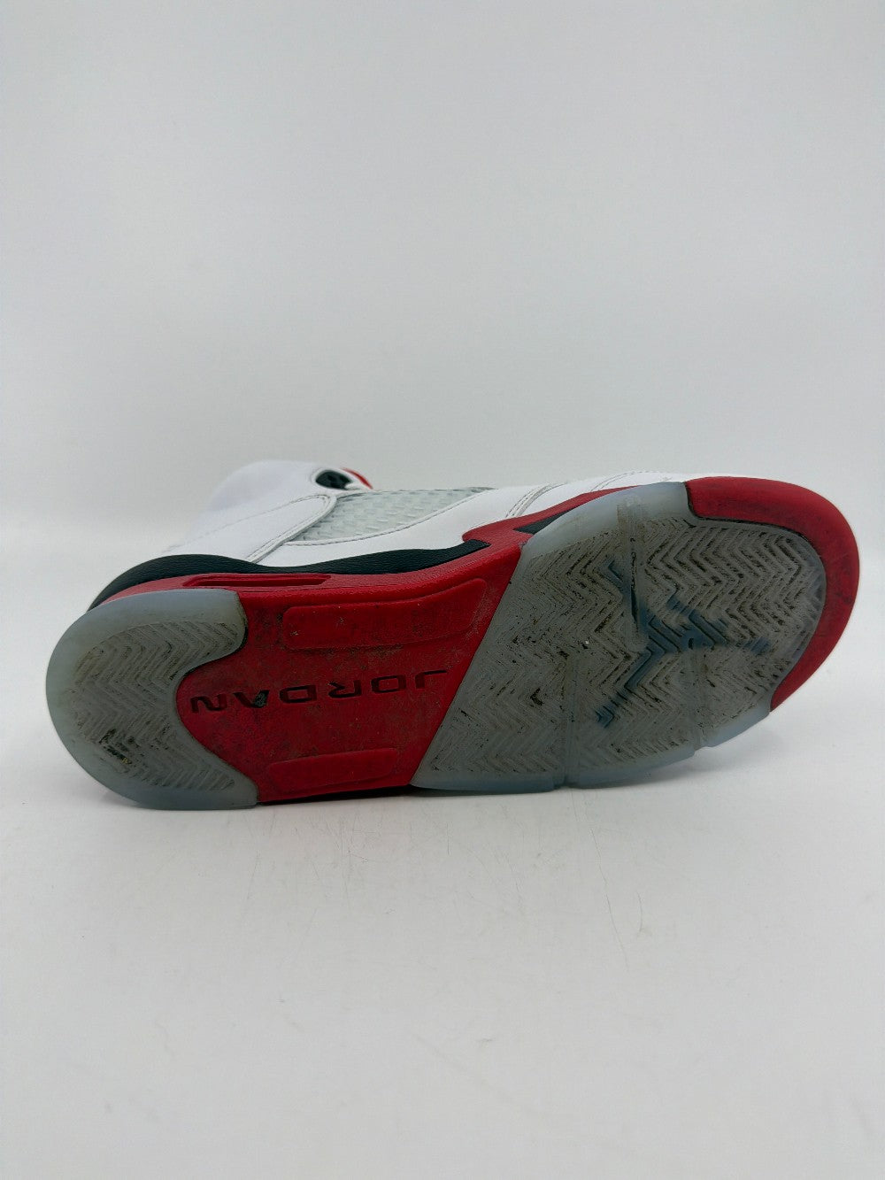 *USED* AJ 5 (GS) - FIRE RED BLACK TONGUE|38783
