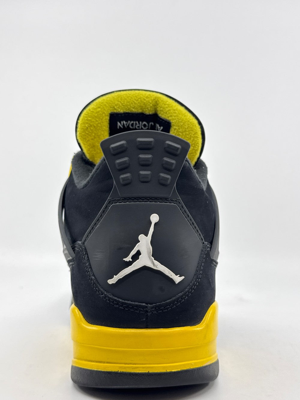 *USED* AJ 4 - THUNDER (2023)|38915