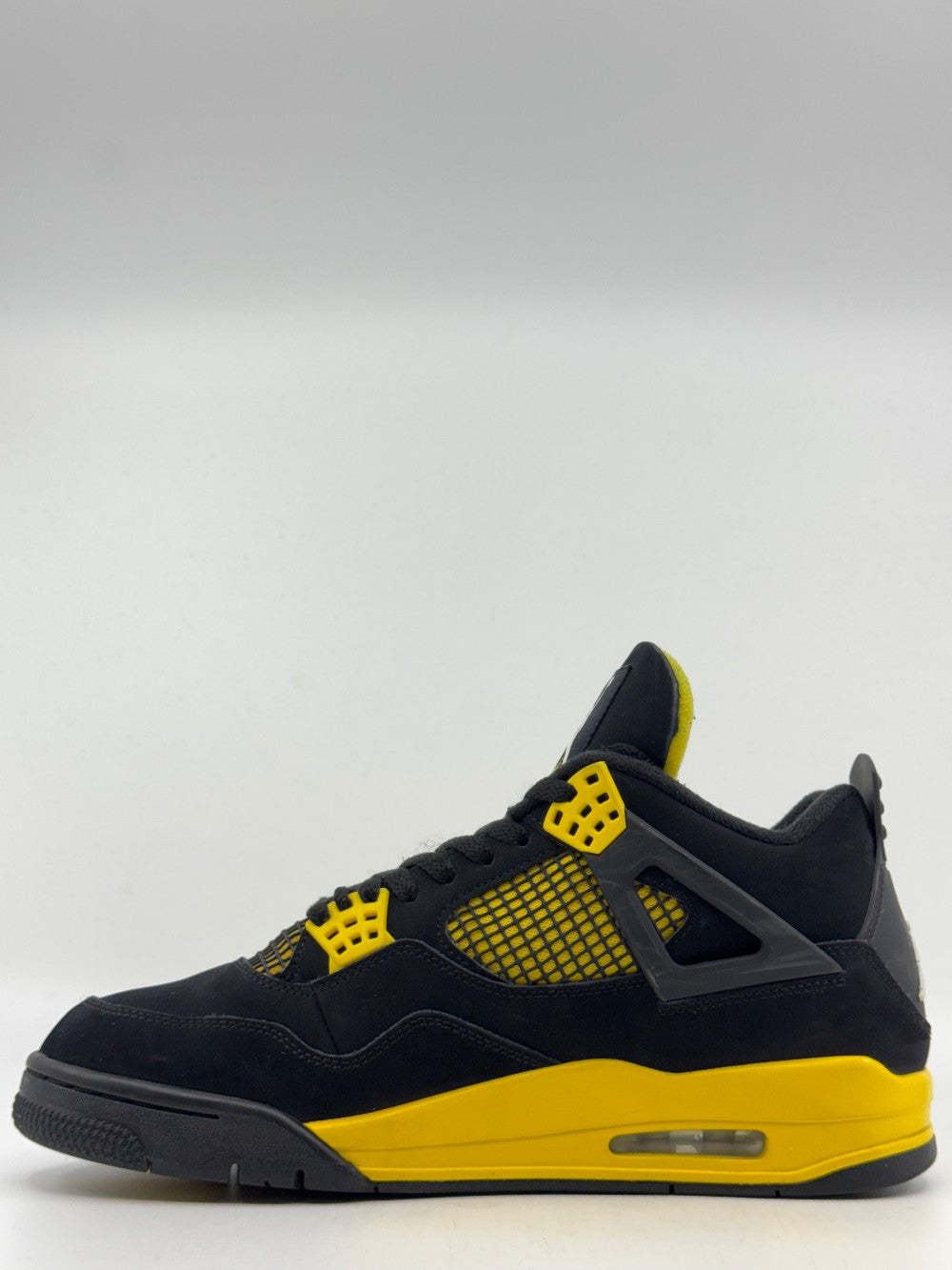 *USED* AJ 4 - THUNDER (2023)|38916