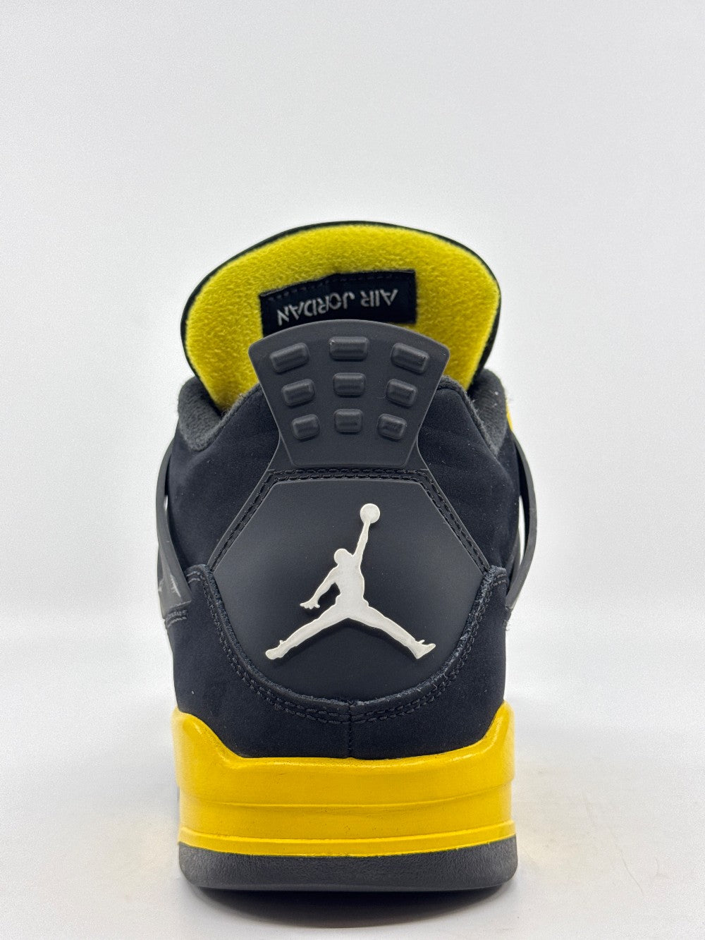 *USED* AJ 4 - THUNDER (2023)|38921