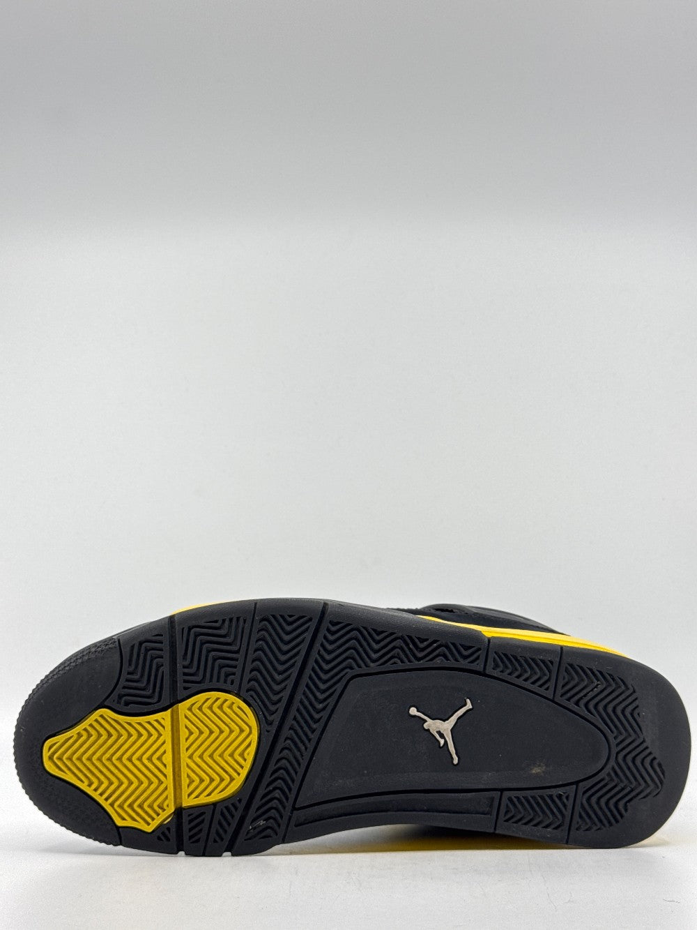 *USED* AJ 4 - THUNDER (2023)|38925