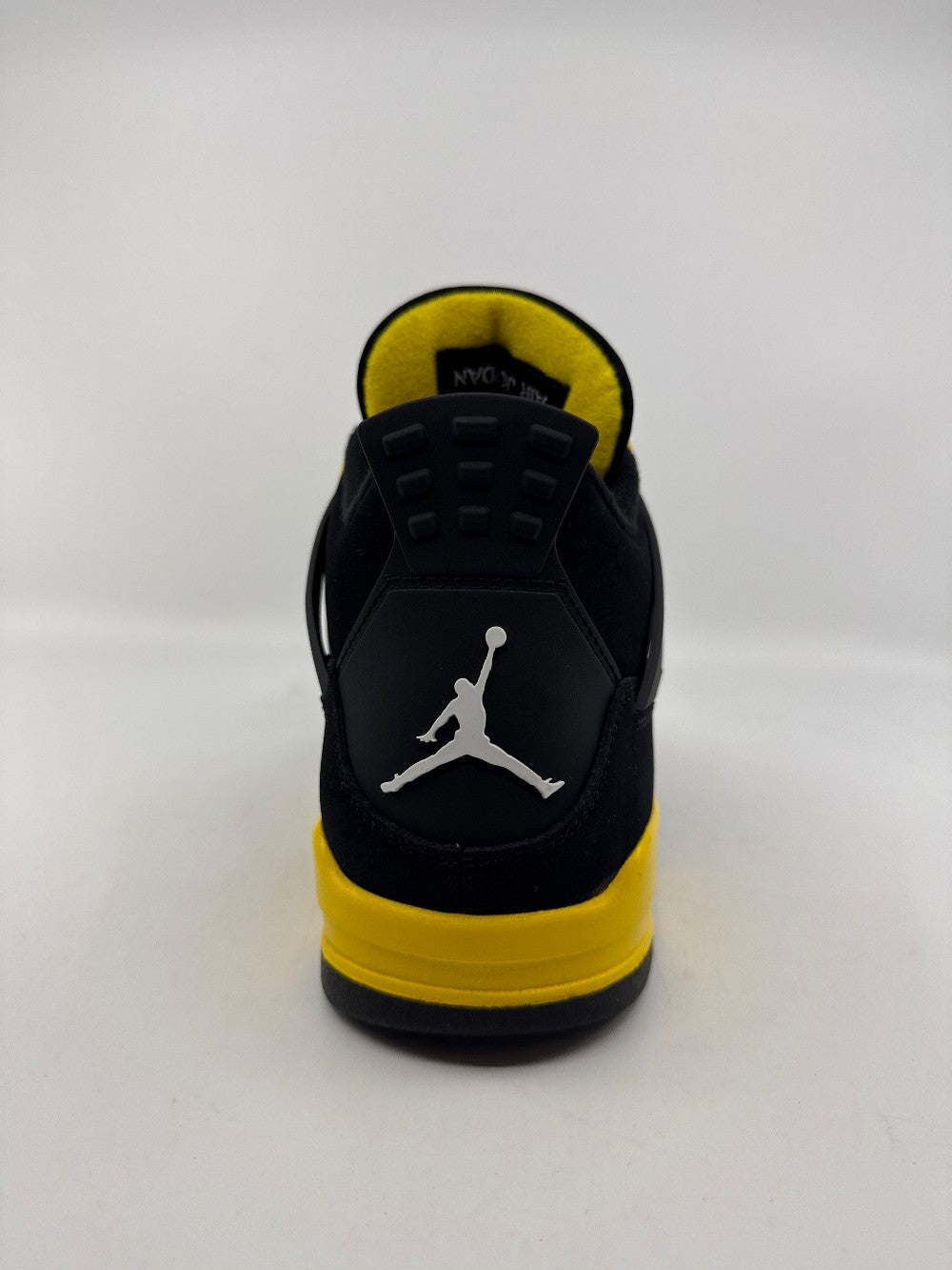 *VNDS* AJ 4 - THUNDER (2023)|39008